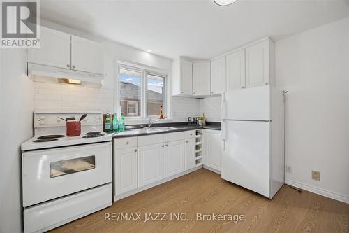 256 Baldwin Street, Oshawa (Donevan), ON - Indoor Photo Showing Kitchen