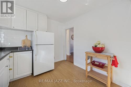 256 Baldwin Street, Oshawa (Donevan), ON - Indoor Photo Showing Kitchen