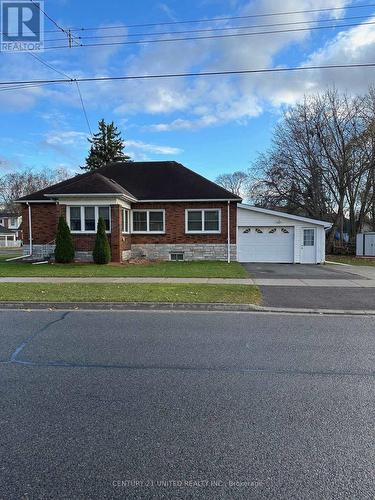 719 Herman Street, Peterborough (Otonabee), ON - Outdoor With Facade