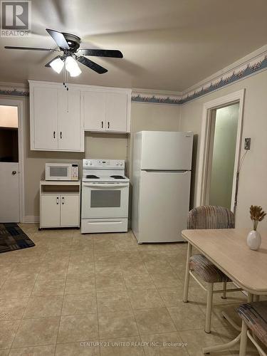 719 Herman Street, Peterborough (Otonabee), ON - Indoor Photo Showing Kitchen