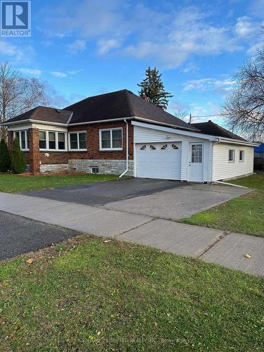 719 Herman Street, Peterborough (Otonabee), ON - Outdoor With Facade