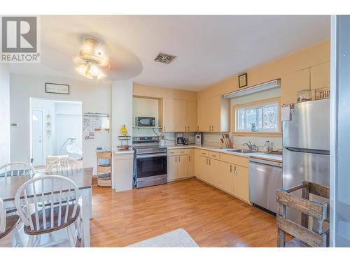 223 Beach Avenue, Kamloops, BC - Indoor Photo Showing Kitchen