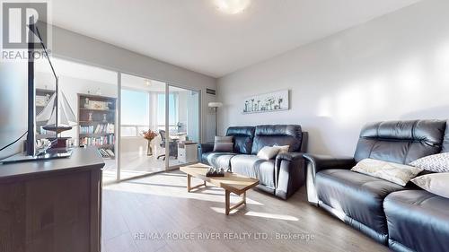 3036 - 68 Corporate Drive, Toronto, ON - Indoor Photo Showing Living Room