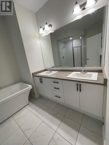 58 George Bales Lane, Richmond Hill, ON - Indoor Photo Showing Bathroom