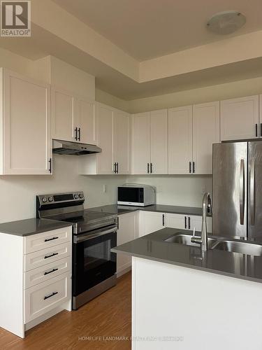 58 George Bales Lane, Richmond Hill, ON - Indoor Photo Showing Kitchen With Stainless Steel Kitchen With Double Sink