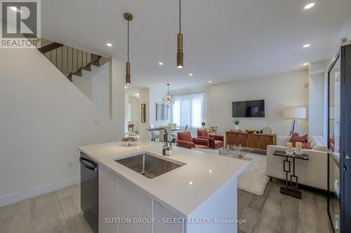 1 - 1195 Riverside Drive, London, ON - Indoor Photo Showing Kitchen