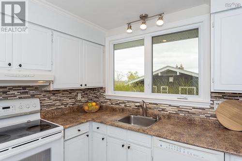 4 Robin Street, Rockingham, NS - Indoor Photo Showing Kitchen