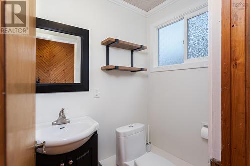 4 Robin Street, Rockingham, NS - Indoor Photo Showing Bathroom