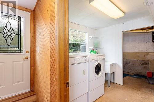 4 Robin Street, Rockingham, NS - Indoor Photo Showing Laundry Room