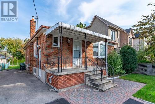 (Upper) - 43 St George Street, Toronto, ON - Outdoor