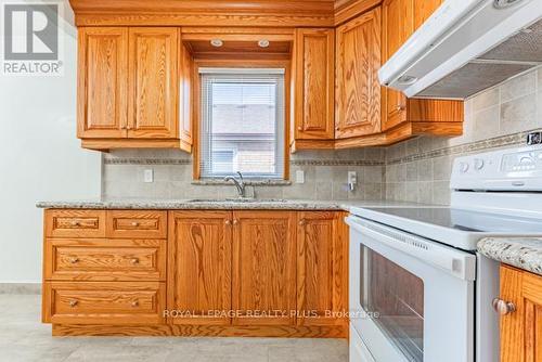 (Upper) - 43 St George Street, Toronto, ON - Indoor Photo Showing Kitchen