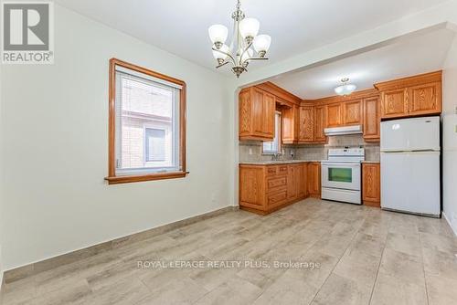 (Upper) - 43 St George Street, Toronto, ON - Indoor Photo Showing Kitchen