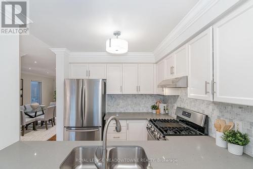 1344 Godwick Drive, Mississauga, ON - Indoor Photo Showing Kitchen With Double Sink With Upgraded Kitchen