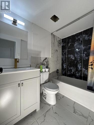 1109 - 2645 Kipling Avenue W, Toronto, ON - Indoor Photo Showing Bathroom