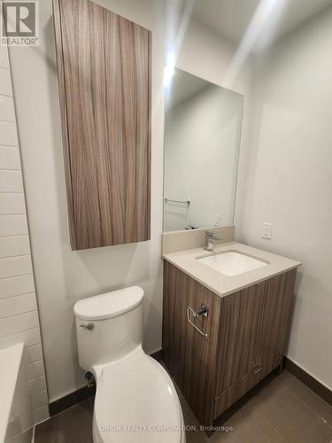 1009 - 4130 Parkside Village Drive, Mississauga, ON - Indoor Photo Showing Bathroom