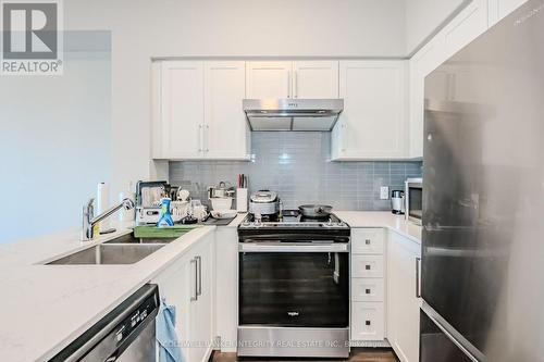 10 - 15 Queent Street S, Hamilton, ON - Indoor Photo Showing Kitchen With Upgraded Kitchen