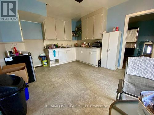 529-531 Detroyes Avenue, Iroquois Falls, ON - Indoor Photo Showing Kitchen