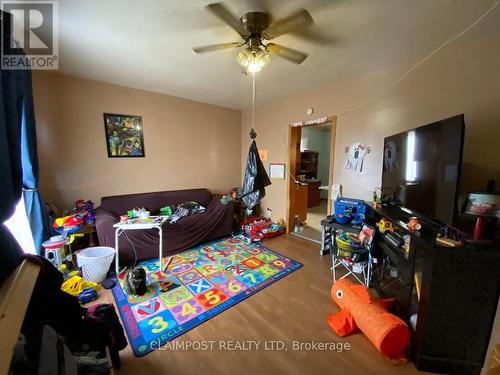 529-531 Detroyes Avenue, Iroquois Falls, ON - Indoor Photo Showing Other Room