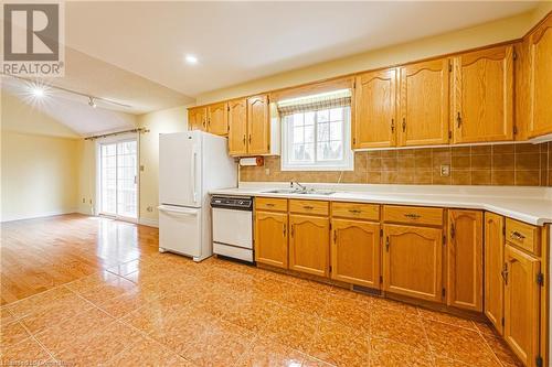 105 Wilson Street Unit# 17, Ancaster, ON - Indoor Photo Showing Kitchen