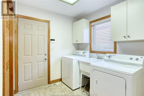 5760 Wayne Street, Lasalle, ON - Indoor Photo Showing Laundry Room