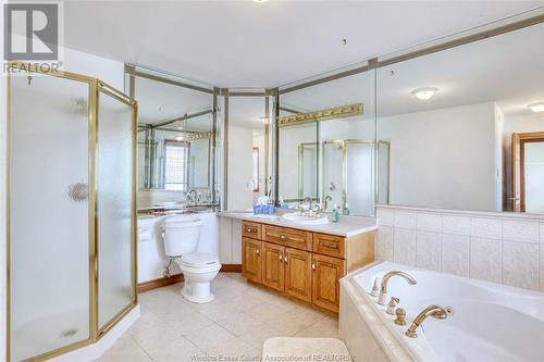 5760 Wayne Street, Lasalle, ON - Indoor Photo Showing Bathroom