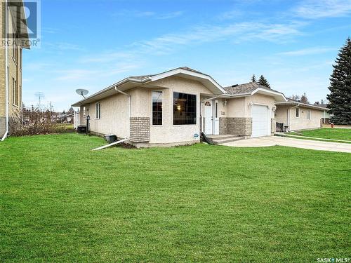 402 4Th Street W, Fort Qu'Appelle, SK - Outdoor