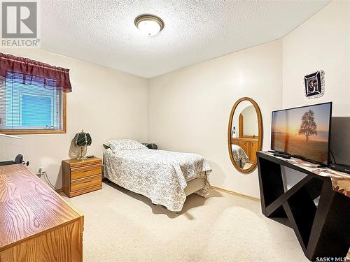 402 4Th Street W, Fort Qu'Appelle, SK - Indoor Photo Showing Bedroom