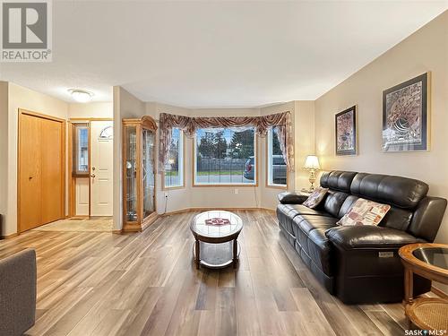 402 4Th Street W, Fort Qu'Appelle, SK - Indoor Photo Showing Living Room