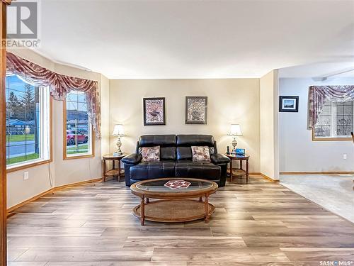 402 4Th Street W, Fort Qu'Appelle, SK - Indoor Photo Showing Living Room