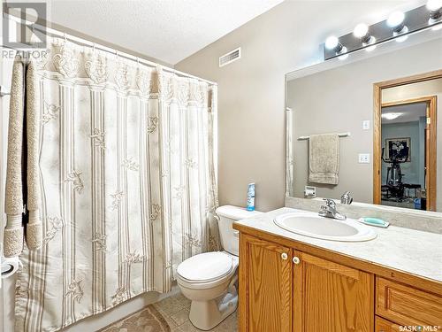 402 4Th Street W, Fort Qu'Appelle, SK - Indoor Photo Showing Bathroom