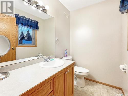 402 4Th Street W, Fort Qu'Appelle, SK - Indoor Photo Showing Bathroom