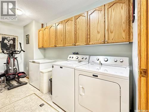 402 4Th Street W, Fort Qu'Appelle, SK - Indoor Photo Showing Laundry Room