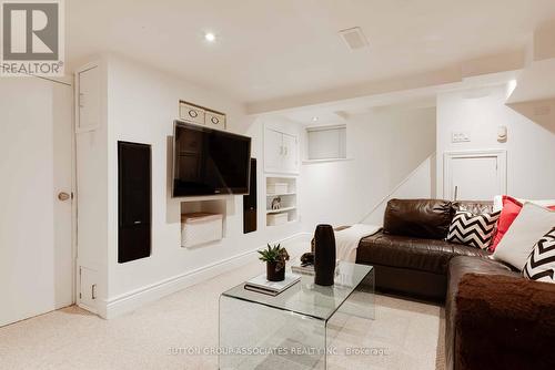 82 Roseneath Gardens, Toronto, ON - Indoor Photo Showing Living Room