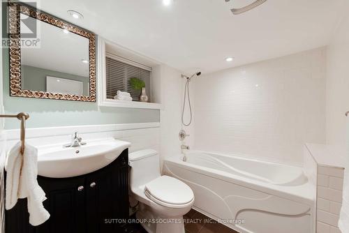 82 Roseneath Gardens, Toronto, ON - Indoor Photo Showing Bathroom