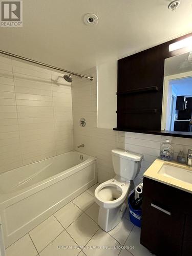 614 - 295 Adelaide Street W, Toronto, ON - Indoor Photo Showing Bathroom