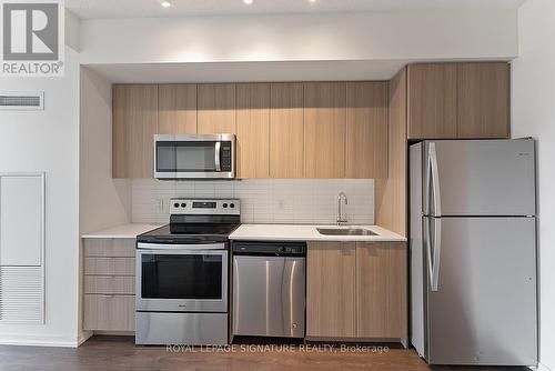 612 - 3237 Bayview Avenue, Toronto, ON - Indoor Photo Showing Kitchen