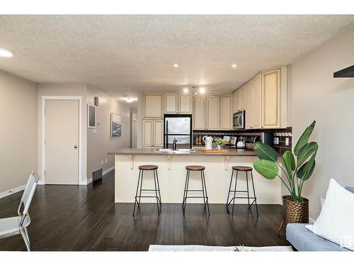 12308 85 St Nw, Edmonton, AB - Indoor Photo Showing Kitchen