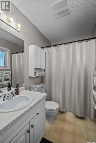 1708 Olive Diefenbaker Drive, Prince Albert, SK - Indoor Photo Showing Bathroom