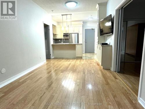 125 - 109 Front Street E, Toronto, ON - Indoor Photo Showing Kitchen