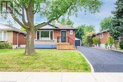 64 VICEROY Court  Hamilton, ON L9A 3Y4