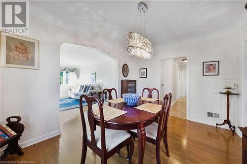 7 Underhill Avenue, Dundas, ON - Indoor Photo Showing Dining Room