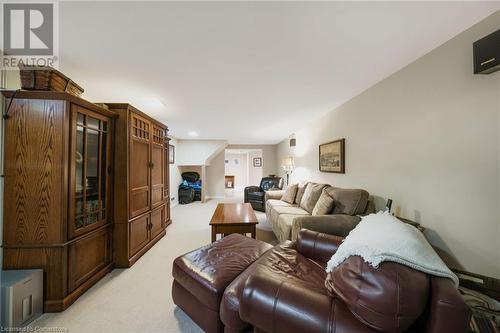 7 Underhill Avenue, Dundas, ON - Indoor Photo Showing Living Room