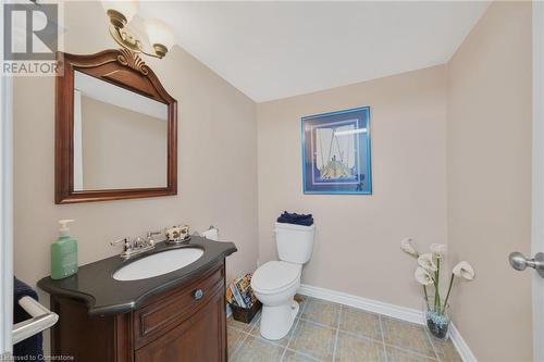 7 Underhill Avenue, Dundas, ON - Indoor Photo Showing Bathroom