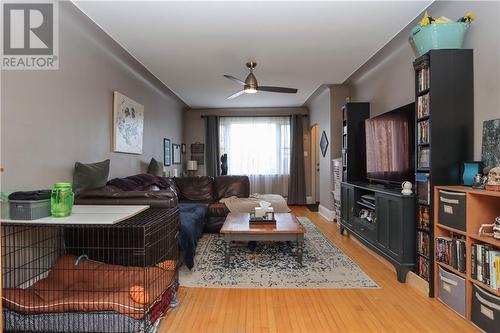 335 Albinson Street, Sudbury, ON - Indoor Photo Showing Living Room