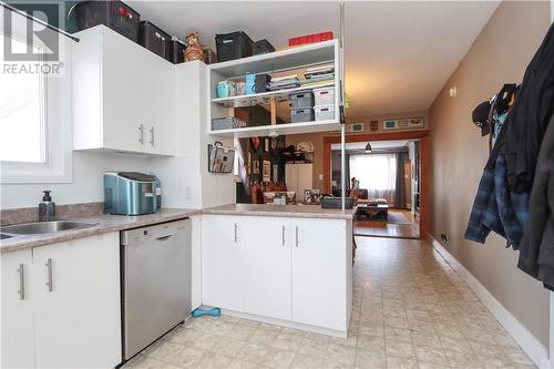 335 Albinson Street, Sudbury, ON - Indoor Photo Showing Kitchen