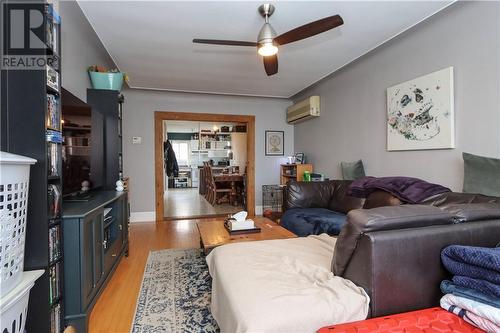 335 Albinson Street, Sudbury, ON - Indoor Photo Showing Living Room