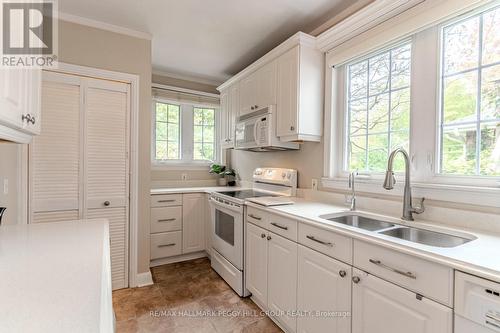 9 Orchard Drive, Barrie, ON - Indoor Photo Showing Kitchen With Double Sink