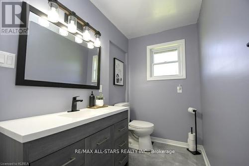 677 Highway 36, Kawartha Lakes (Lindsay), ON - Indoor Photo Showing Bathroom