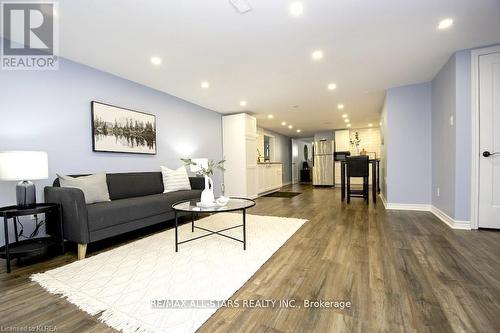 677 Highway 36, Kawartha Lakes (Lindsay), ON - Indoor Photo Showing Living Room