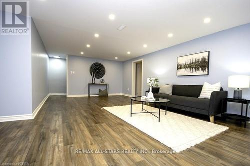 677 Highway 36, Kawartha Lakes (Lindsay), ON - Indoor Photo Showing Living Room